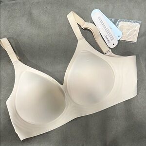 Elegant Seamless Beige Bra